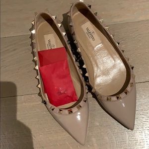 Valentino flat